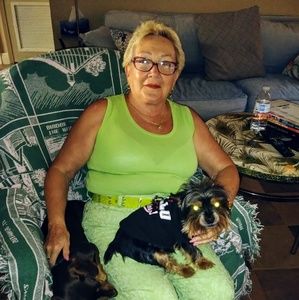 Meet your Posher, Carol